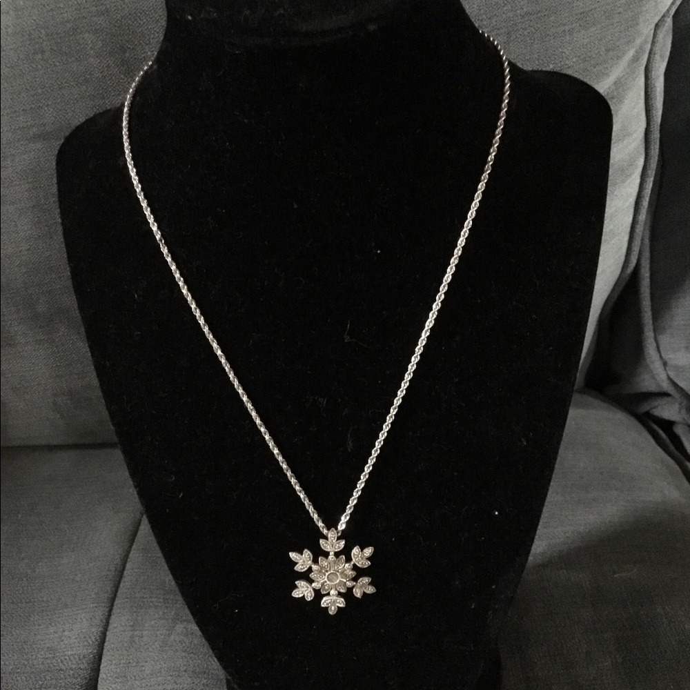 14K White Gold Necklace 17”